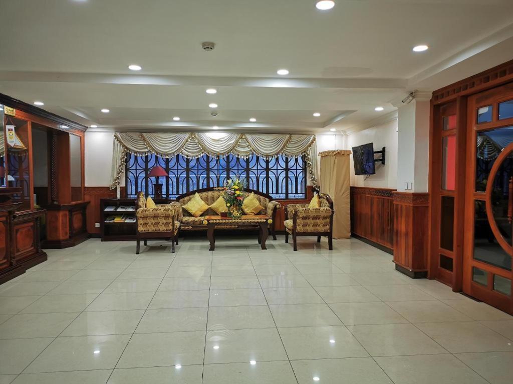 Jun Yue Hotel Phnompen Kültér fotó