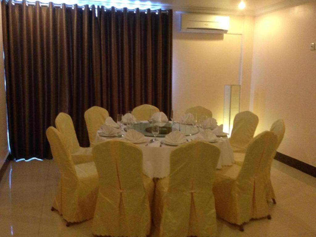 Jun Yue Hotel Phnompen Kültér fotó