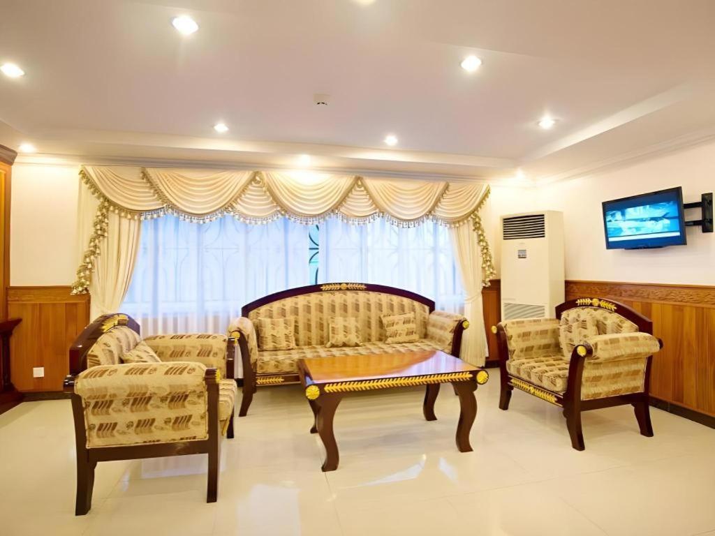 Jun Yue Hotel Phnompen Kültér fotó