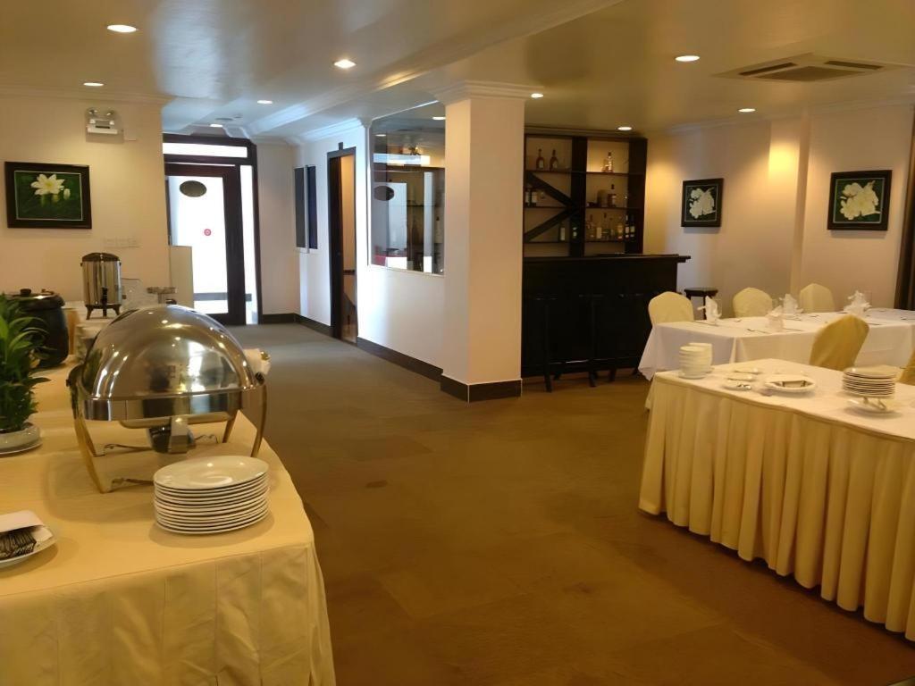 Jun Yue Hotel Phnompen Kültér fotó