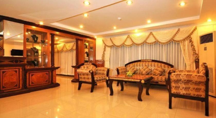Jun Yue Hotel Phnompen Kültér fotó