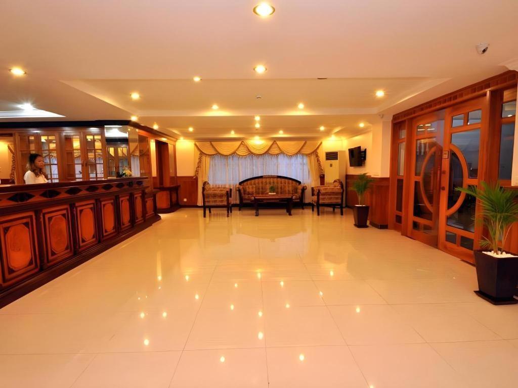 Jun Yue Hotel Phnompen Kültér fotó